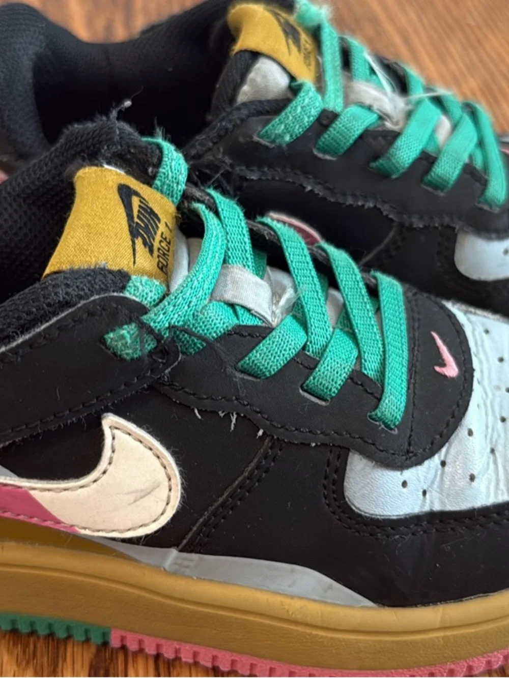 Nike Force 1 Low EasyOn LV8 2 sneakers